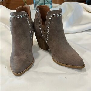 Stylish Women's Suede Ankle Boots with Rhinestones